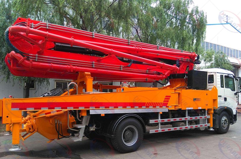 Concrete Boom Pump